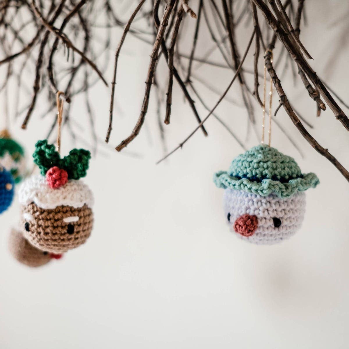 Xmas Wonderland Baubles DIY Crochet Kit